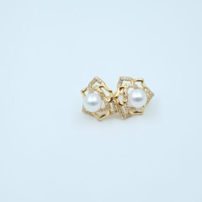 Boucles d’oreilles en perles à motif de rose pavé (or/argent)